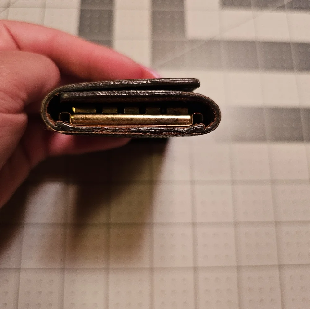 Louis Vuitton Vintage Monogram 4-key Wallet - Picture 3 of 10